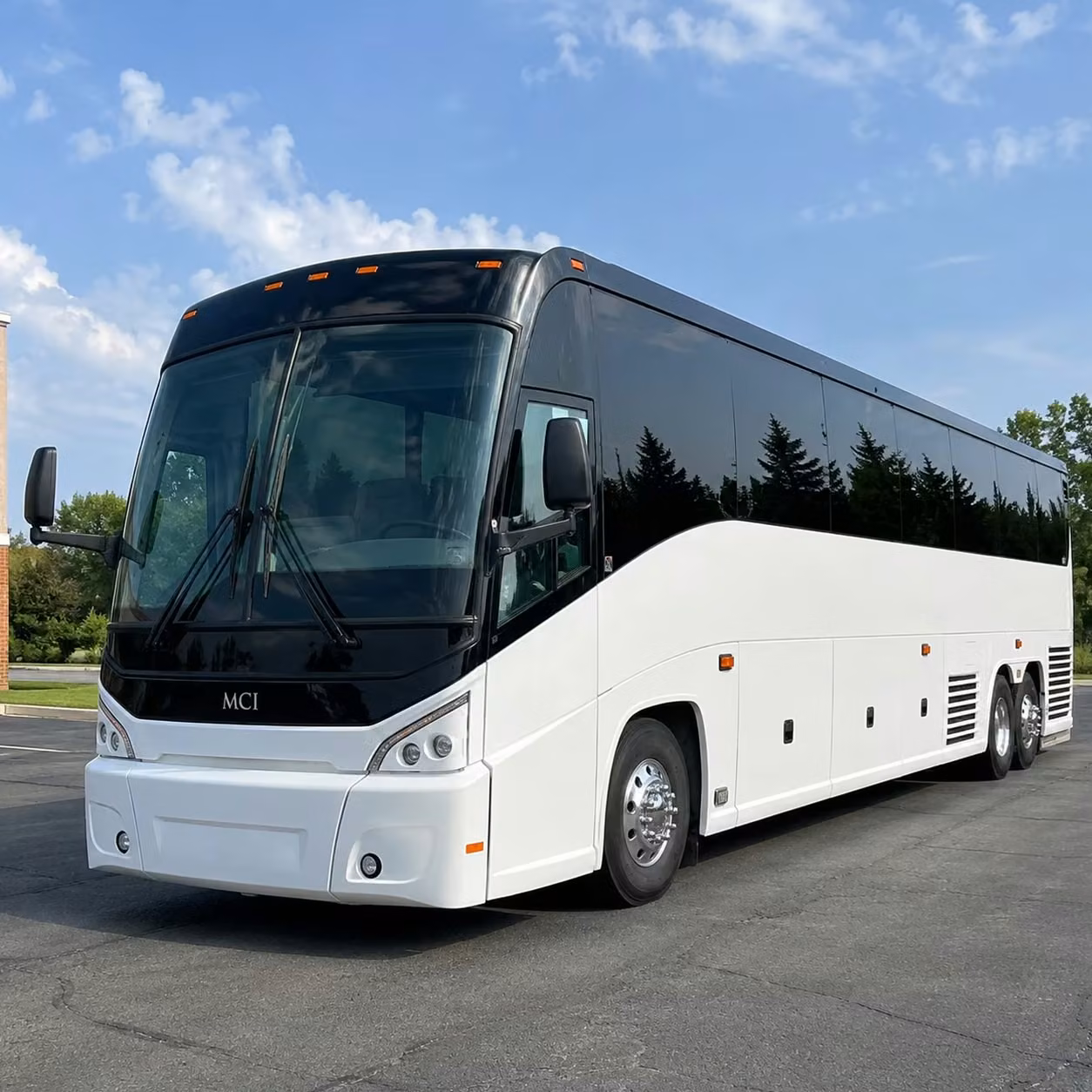 hialeah corporate groups can count on long distance charter bus service